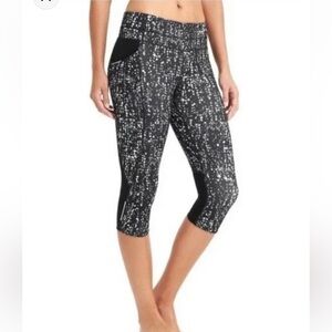 Athleta Capri Leggings 🖤